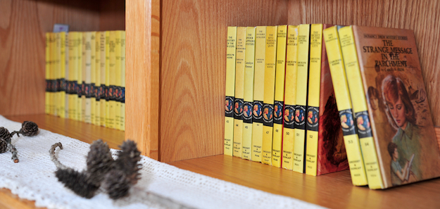 Shelf of Nancy Drew books